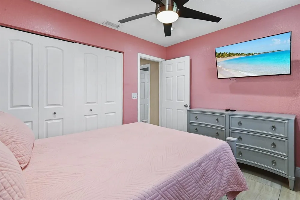124 Davis Road Palm Springs, FL 33461
