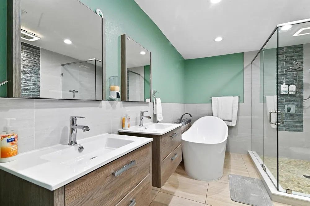 124 Davis Road Palm Springs, FL 33461