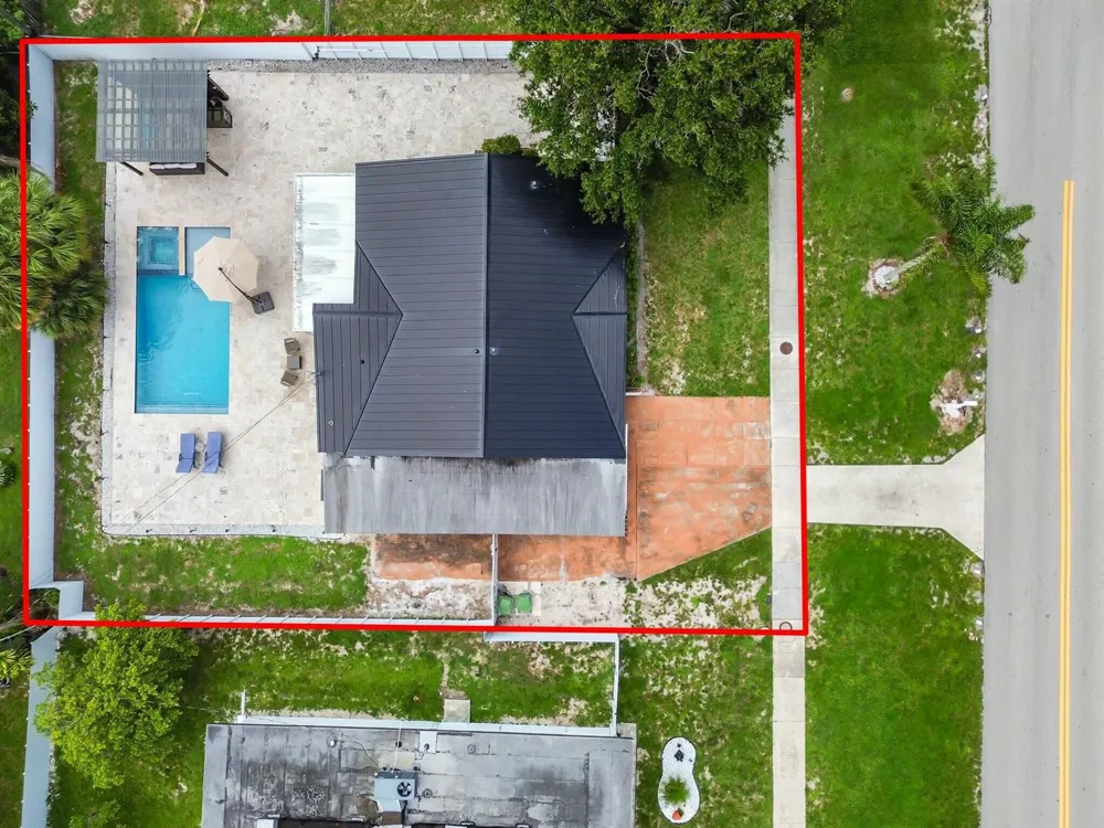 124 Davis Road Palm Springs, FL 33461