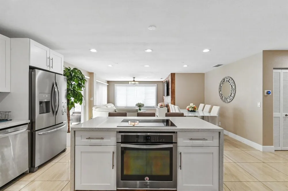 124 Davis Road Palm Springs, FL 33461