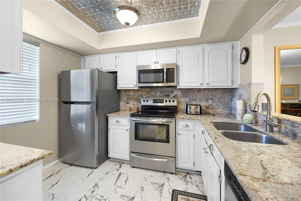 1001 Pine Isle Ln #1001 Naples, FL 34112
