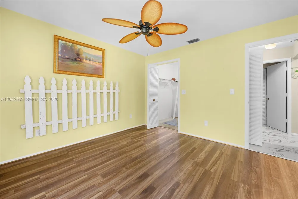 1001 Pine Isle Ln #1001 Naples, FL 34112