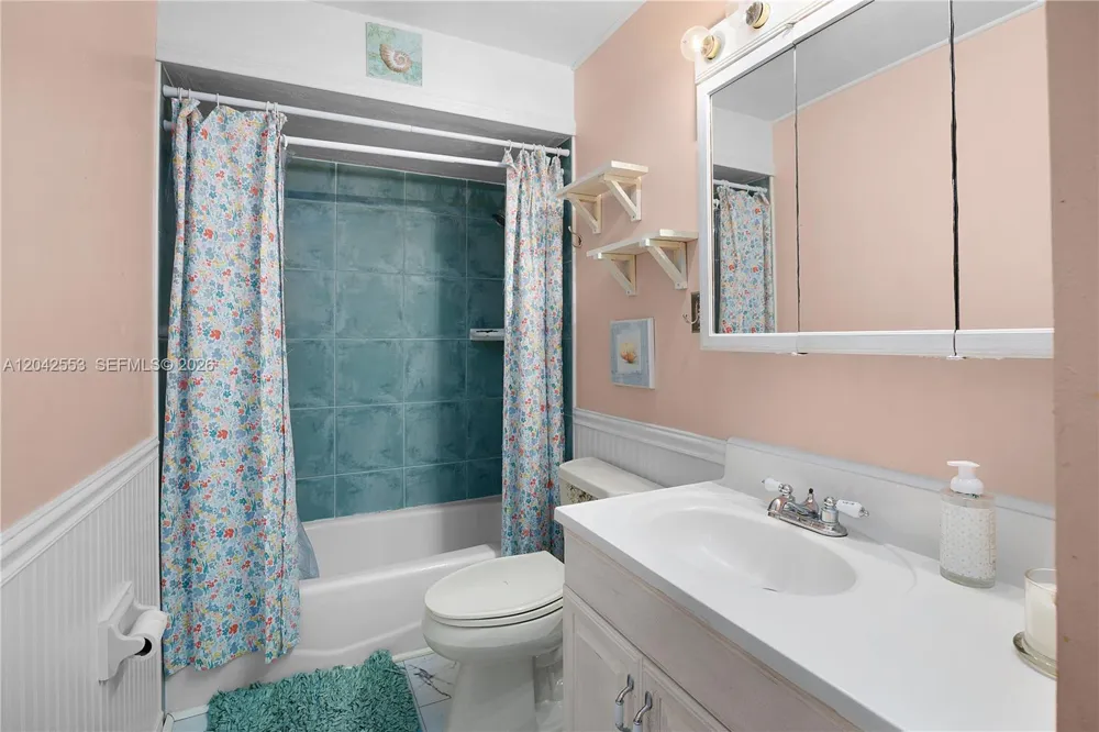 1001 Pine Isle Ln #1001 Naples, FL 34112