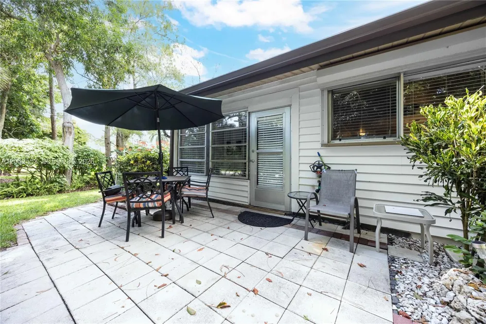 1001 Pine Isle Ln #1001 Naples, FL 34112