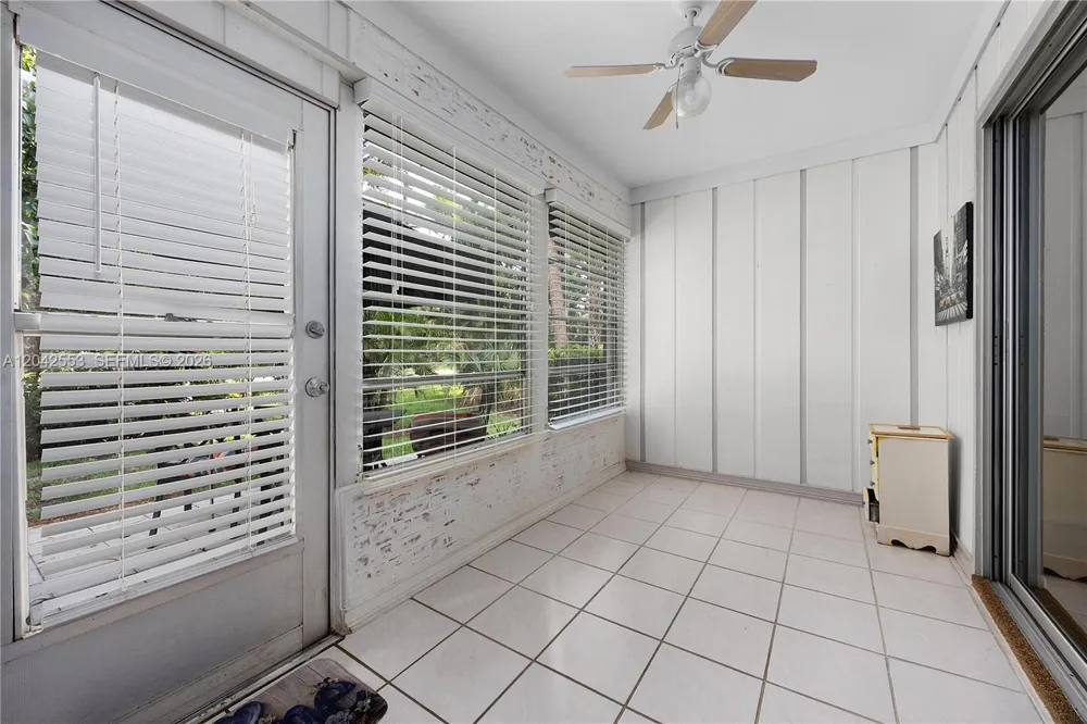 1001 Pine Isle Ln #1001 Naples, FL 34112