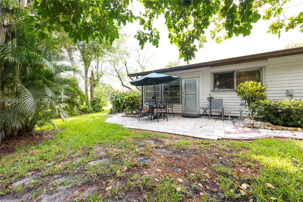 1001 Pine Isle Ln #1001 Naples, FL 34112