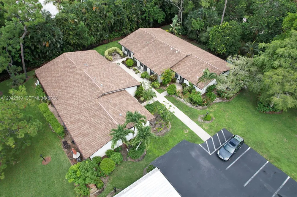 1001 Pine Isle Ln #1001 Naples, FL 34112
