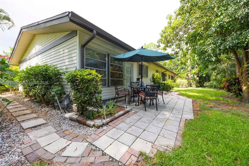 1001 Pine Isle Ln #1001 Naples, FL 34112