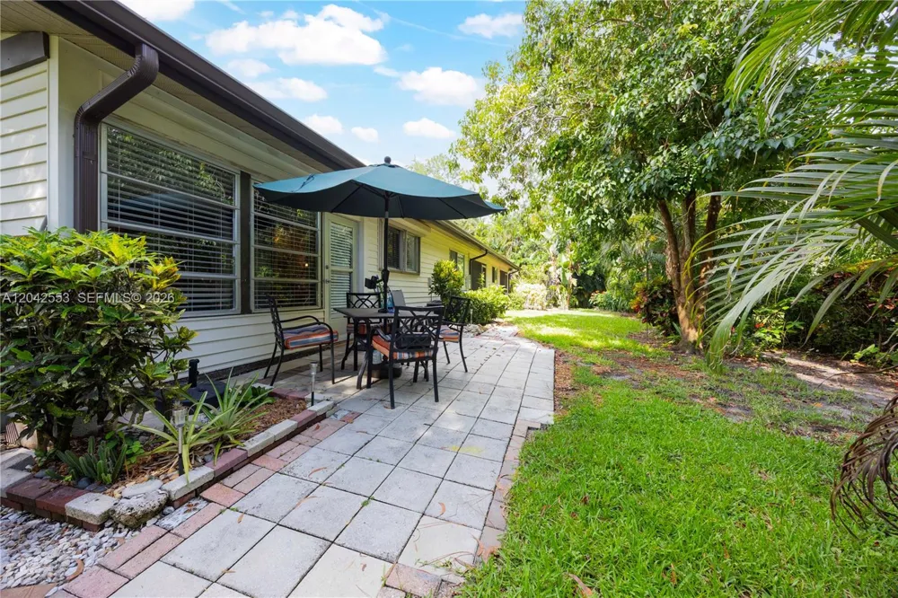 1001 Pine Isle Ln #1001 Naples, FL 34112