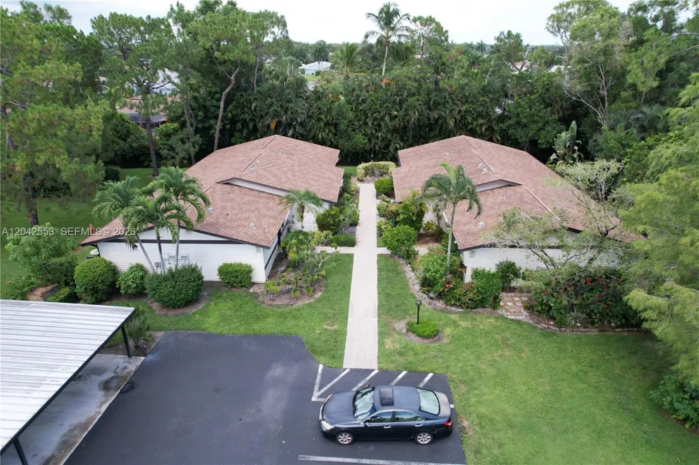 1001 Pine Isle Ln #1001 Naples, FL 34112