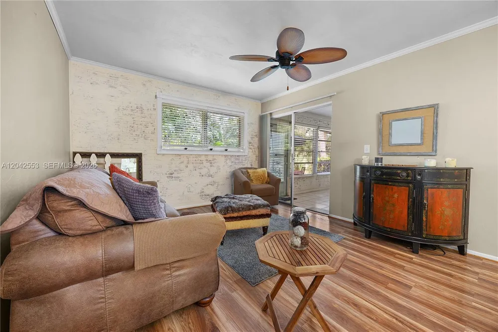 1001 Pine Isle Ln #1001 Naples, FL 34112