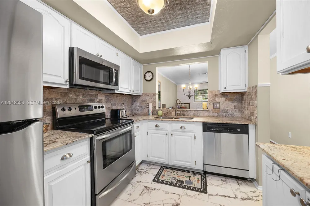 1001 Pine Isle Ln #1001 Naples, FL 34112
