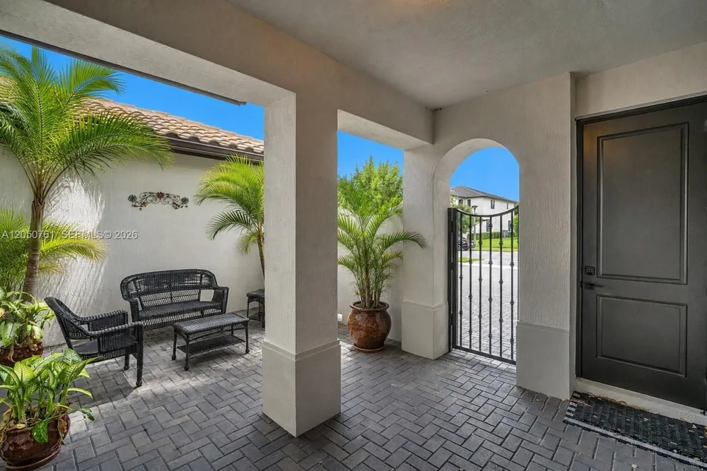 10702 SW 53rd St Cooper City, FL 33328