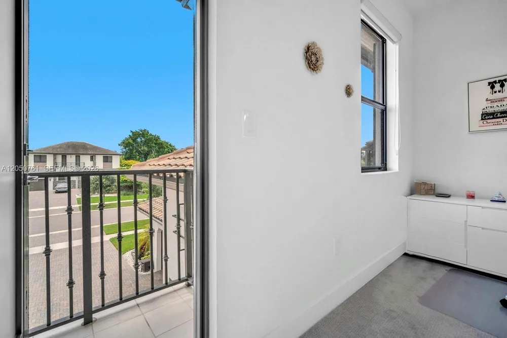 10702 SW 53rd St Cooper City, FL 33328