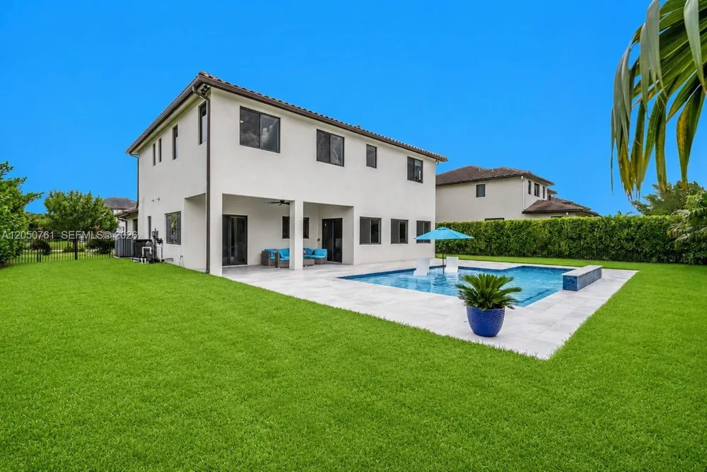 10702 SW 53rd St Cooper City, FL 33328