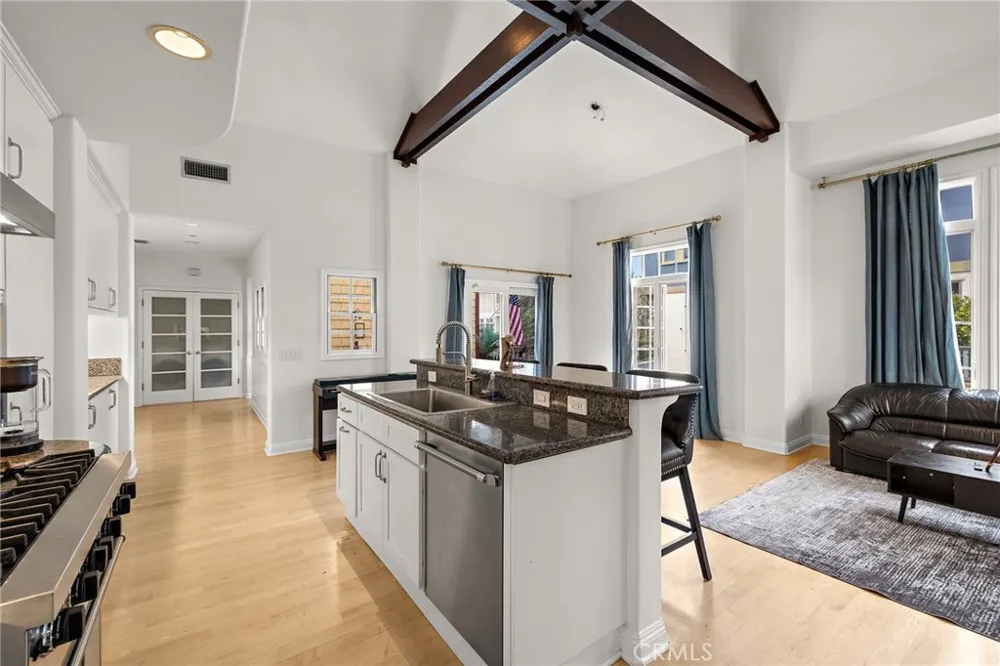 2741 Bungalow Corona del Mar, CA 92625