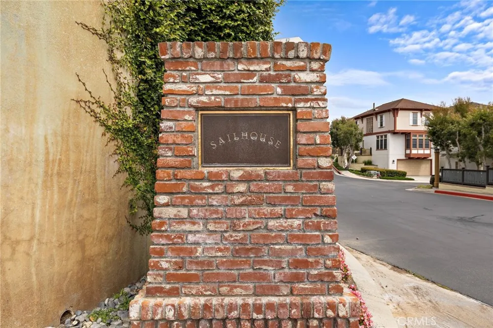 2741 Bungalow Corona del Mar, CA 92625