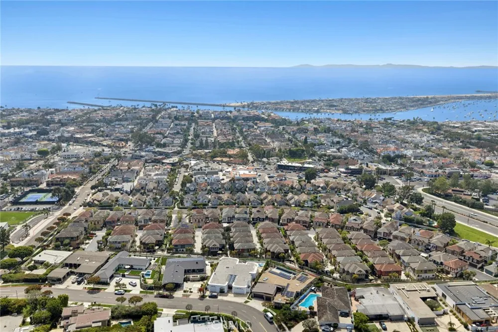 2741 Bungalow Corona del Mar, CA 92625
