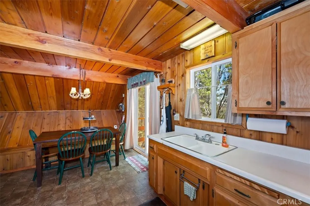1710 Canyon Crest Big Bear Lake, CA 92315