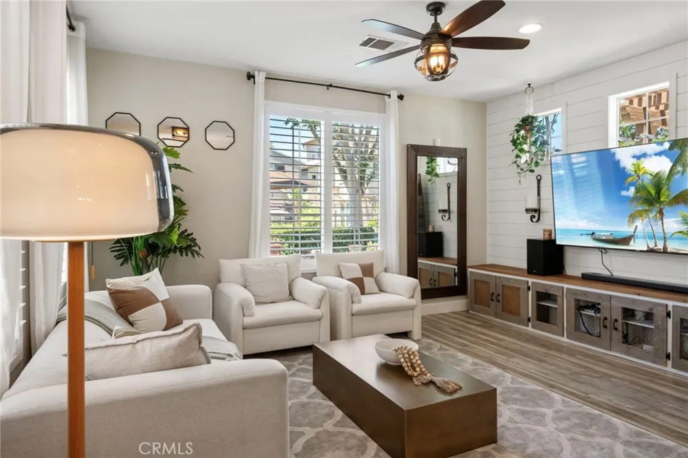 32 Sklar Ladera Ranch, CA 92694