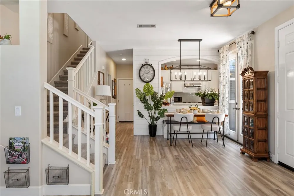 32 Sklar Ladera Ranch, CA 92694