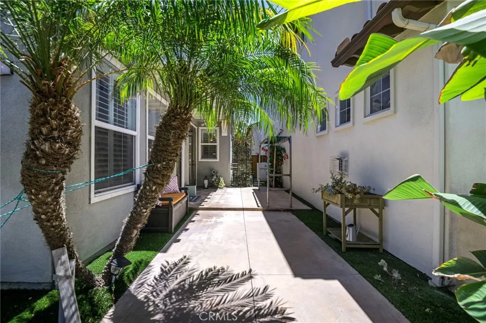 32 Sklar Ladera Ranch, CA 92694