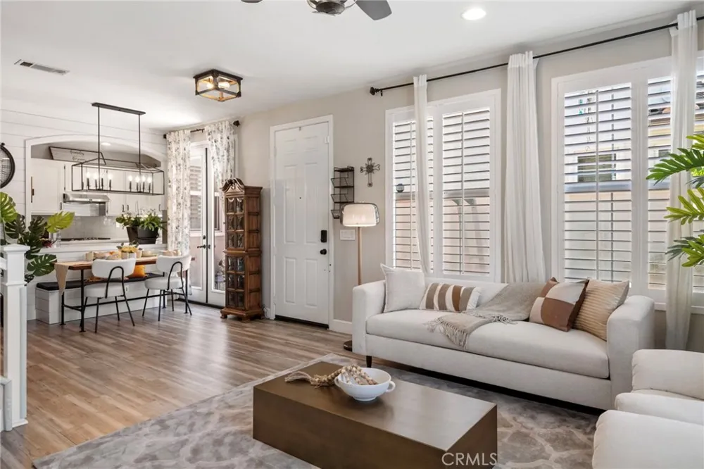 32 Sklar Ladera Ranch, CA 92694