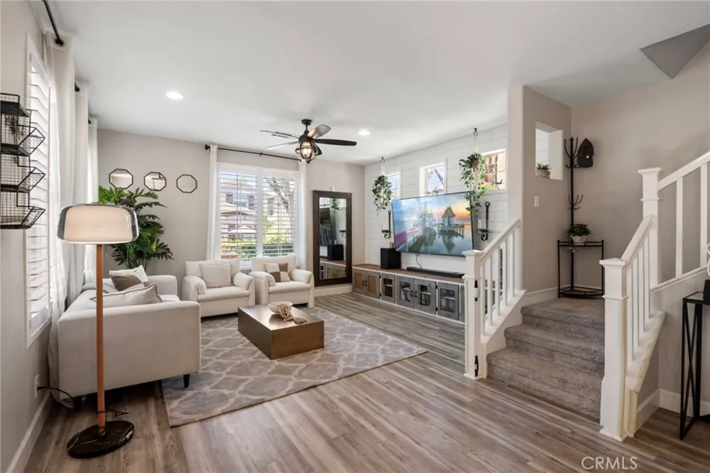 32 Sklar Ladera Ranch, CA 92694