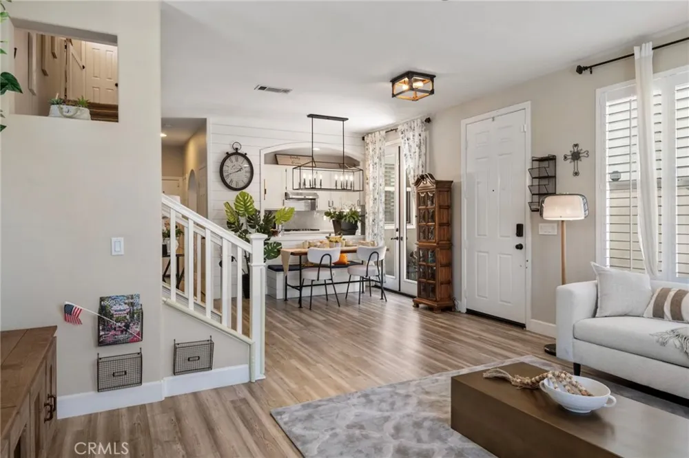 32 Sklar Ladera Ranch, CA 92694