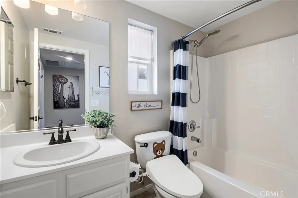32 Sklar Ladera Ranch, CA 92694