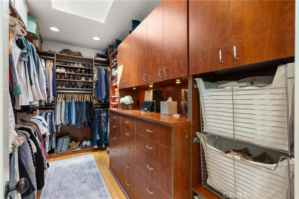 220 20th Street Manhattan Beach, CA 90266
