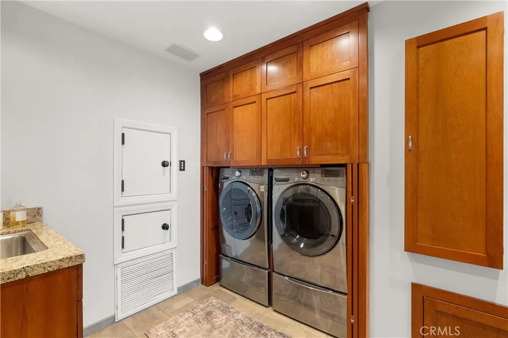 220 20th Street Manhattan Beach, CA 90266
