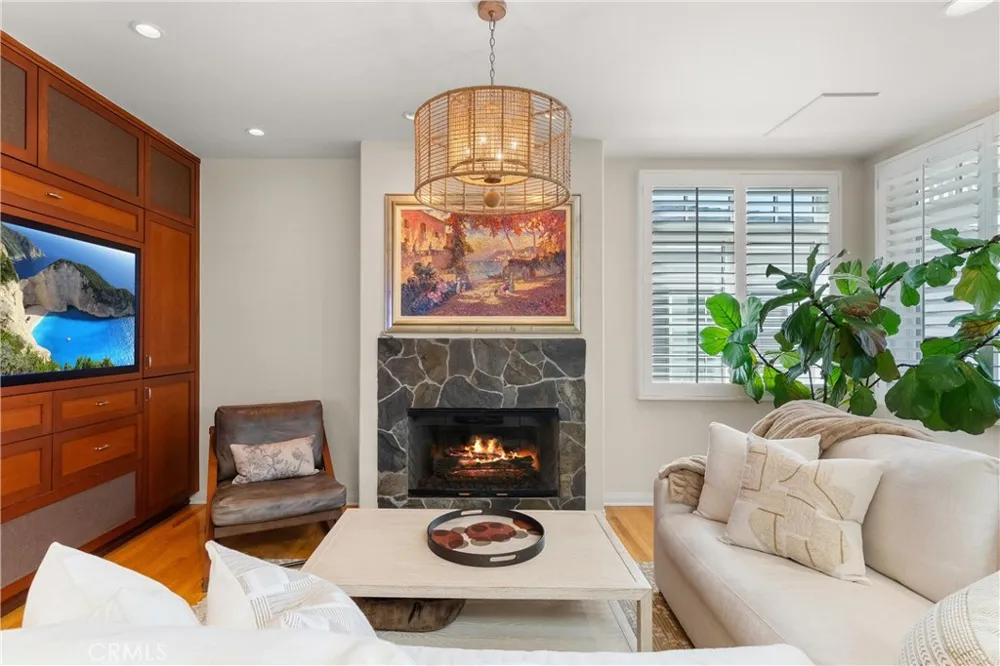 220 20th Street Manhattan Beach, CA 90266
