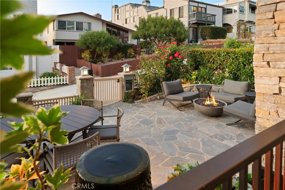 220 20th Street Manhattan Beach, CA 90266