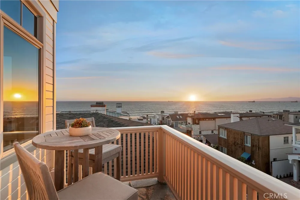 220 20th Street Manhattan Beach, CA 90266
