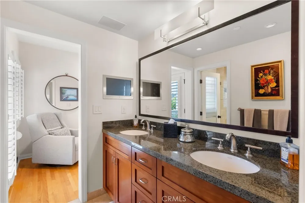 220 20th Street Manhattan Beach, CA 90266