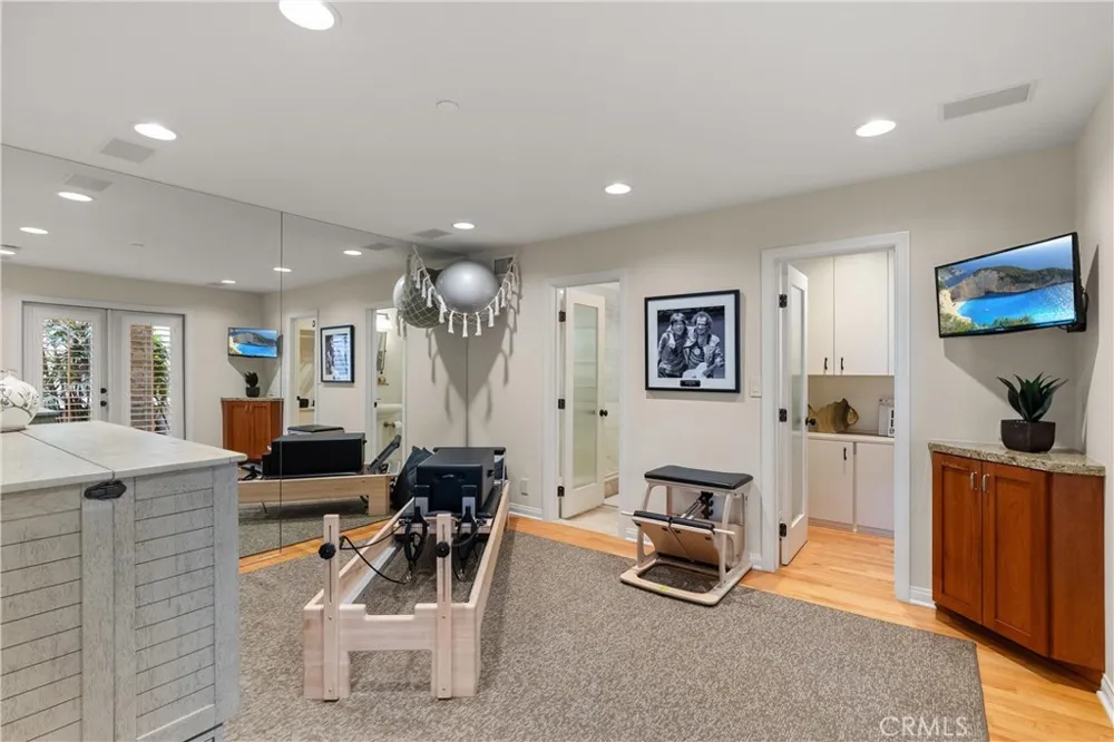 220 20th Street Manhattan Beach, CA 90266