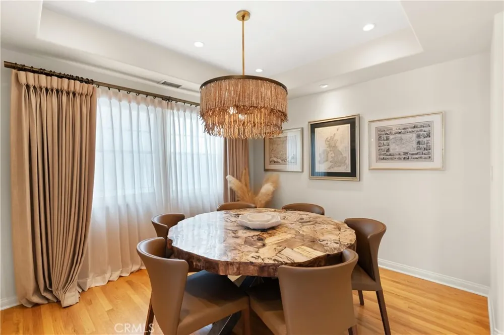 220 20th Street Manhattan Beach, CA 90266