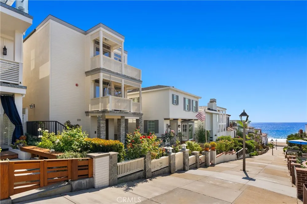 220 20th Street Manhattan Beach, CA 90266