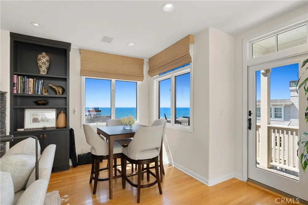 220 20th Street Manhattan Beach, CA 90266