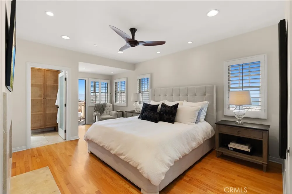 220 20th Street Manhattan Beach, CA 90266