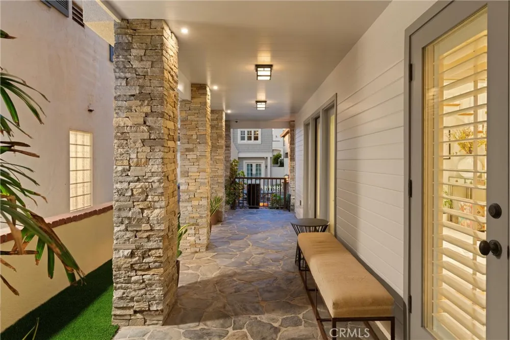 220 20th Street Manhattan Beach, CA 90266