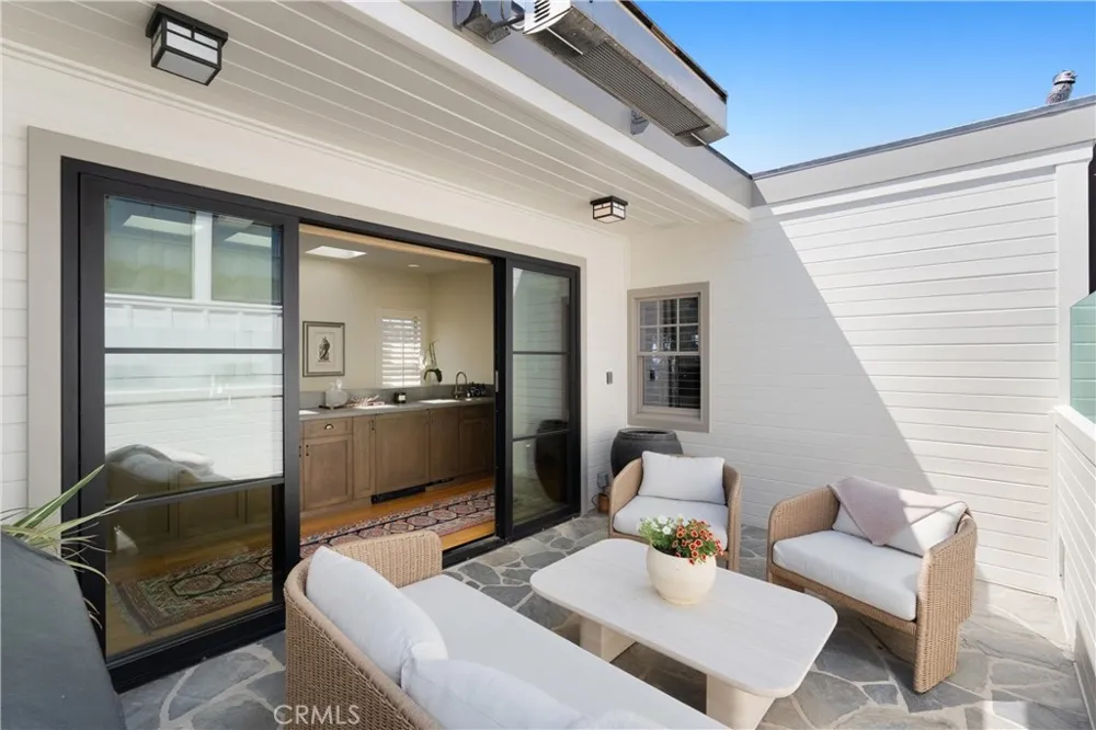220 20th Street Manhattan Beach, CA 90266