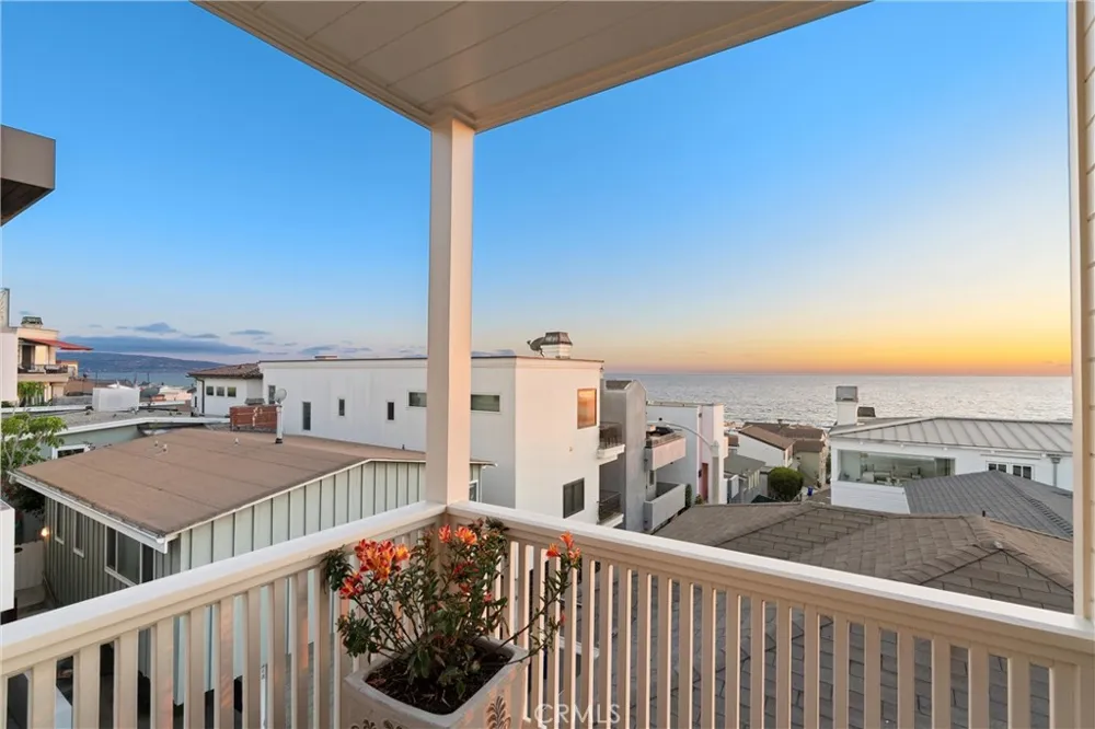 220 20th Street Manhattan Beach, CA 90266
