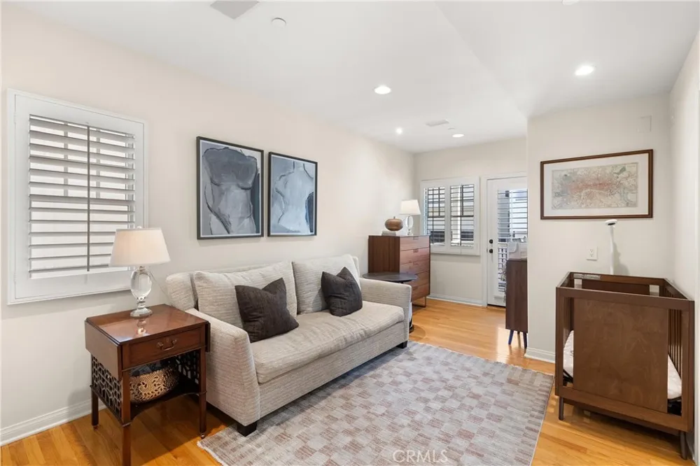 220 20th Street Manhattan Beach, CA 90266