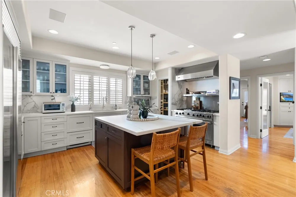220 20th Street Manhattan Beach, CA 90266
