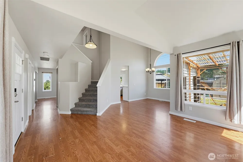 402 Orting Avenue NW Orting, WA 98360