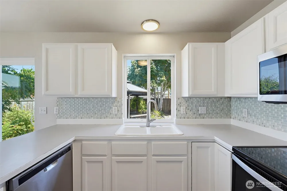 402 Orting Avenue NW Orting, WA 98360