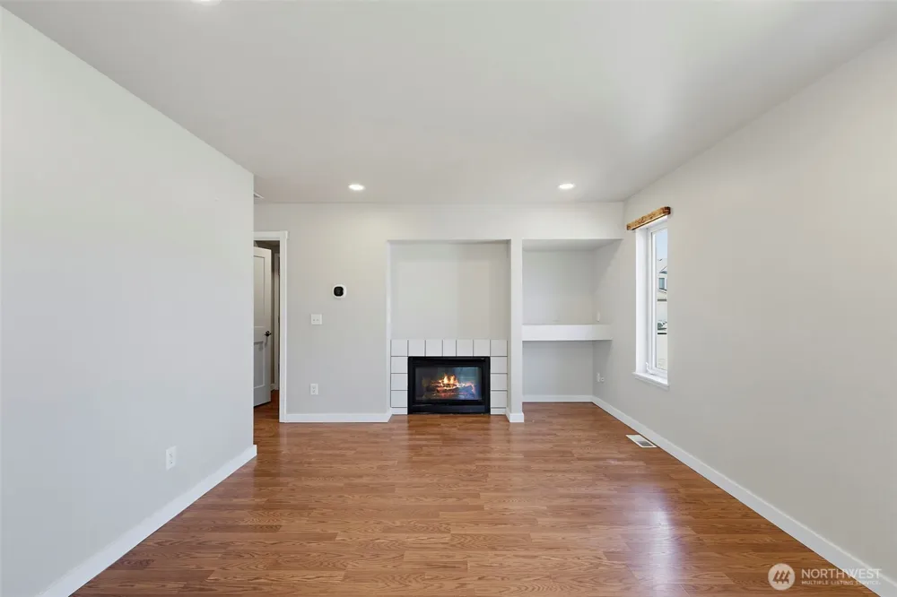 402 Orting Avenue NW Orting, WA 98360