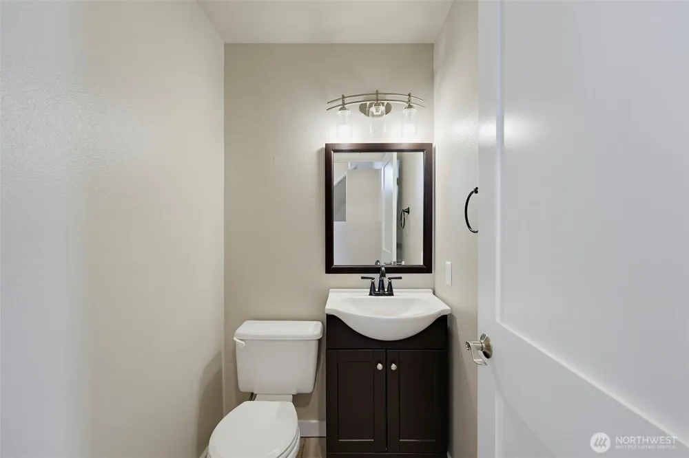 402 Orting Avenue NW Orting, WA 98360